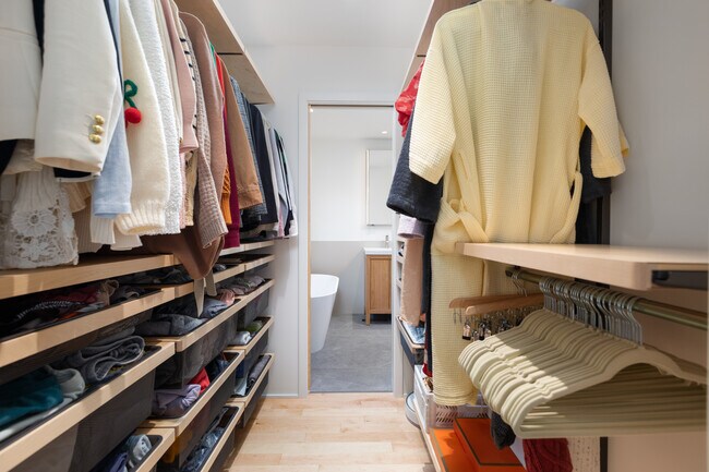 Building Photo - 1441 Calcutta Ln