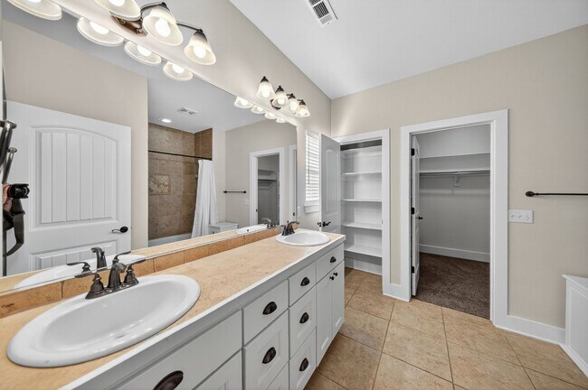 Building Photo - Great Home in Qiuet Friendly Neighborhood ...