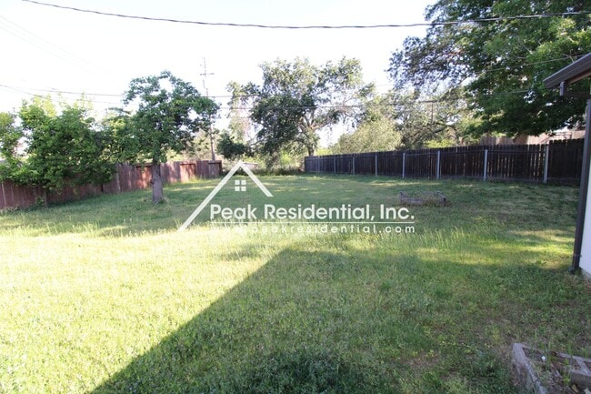 Building Photo - Beautifully Renovated 3bd Citrus Heights Home with Large Yard