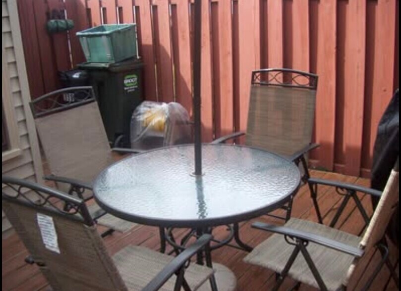 Building Photo - 1950 Hancock Dr