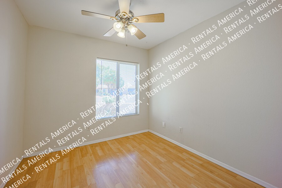 Building Photo - 4006 S McKemy St