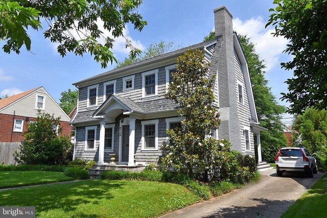 Building Photo - 4729 16th Rd N