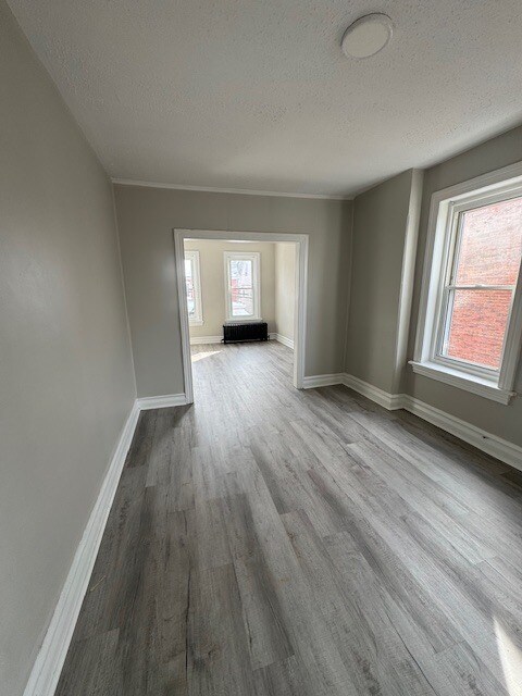 Building Photo - 467 N Evans St