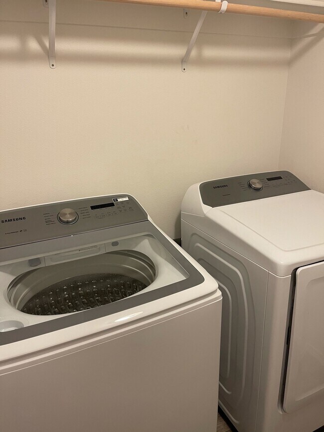 Laundry Room - 4245 Cove West Dr