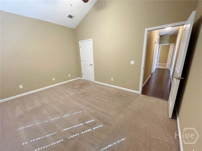 Building Photo - 216 Carlisle Way