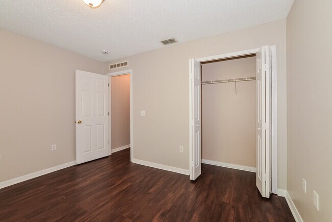 Building Photo - 499 Katherwood Ct