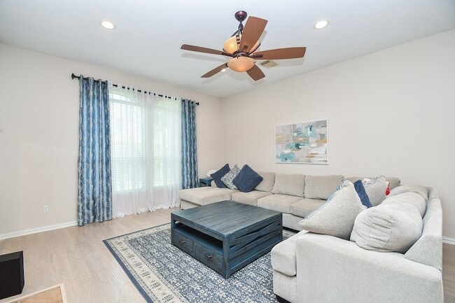 Building Photo - 7835 Stone Oak Ct