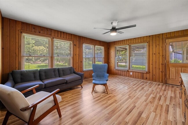 Building Photo - 1206 Larkwood Dr