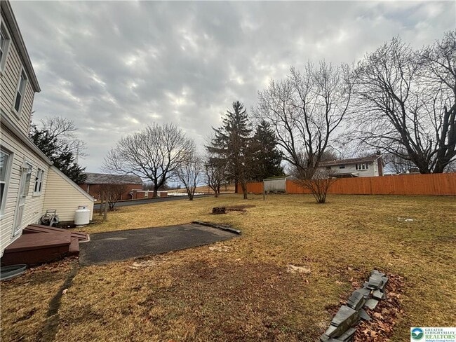 Building Photo - 257 E 2nd St