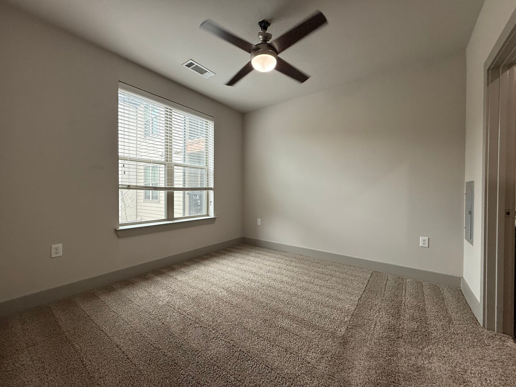 Building Photo - 1102 Treeta Trl