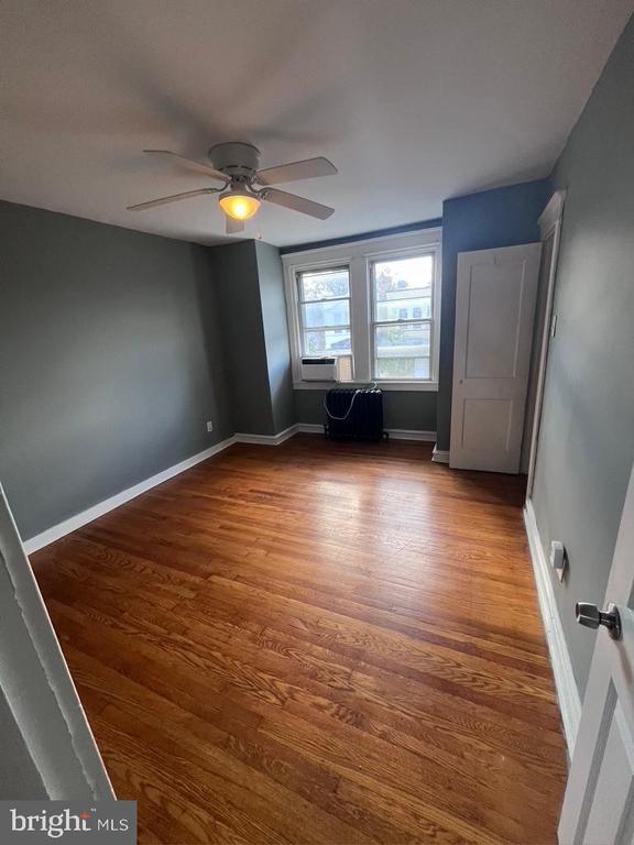 Building Photo - 4737 Vista St