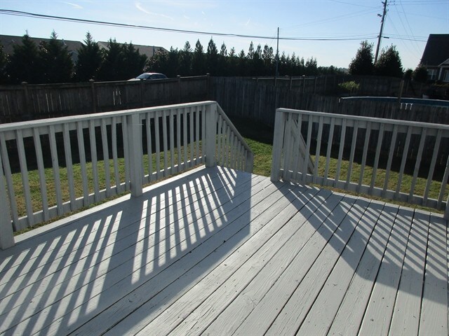 Building Photo - 1434 Hilltop Dr