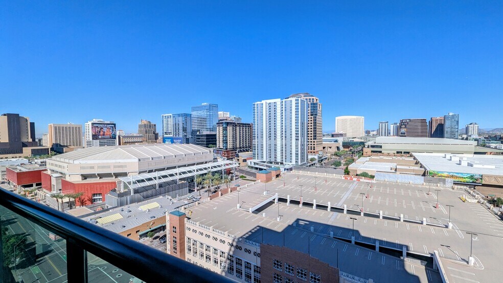 Building Photo - 310 S 4th St