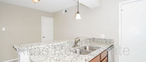 Building Photo - 1201 Oakbluff Dr