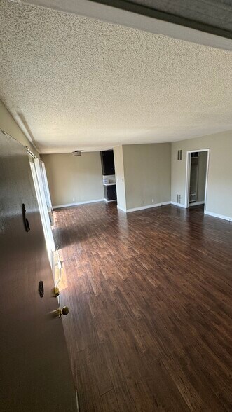 Primary Photo - 7542 Norton Ave