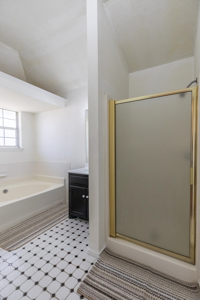 Building Photo - 5072 Big Sky Dr