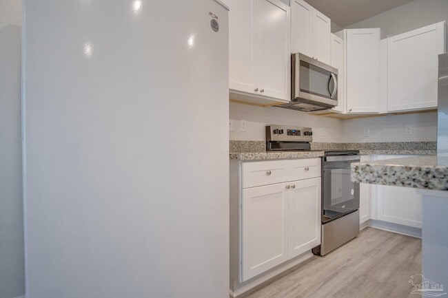 Building Photo - 8686 Meadow Flower Ln