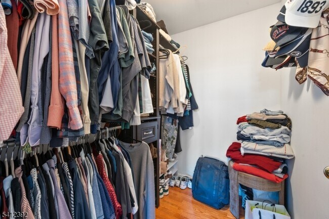 Building Photo - 262 Main St