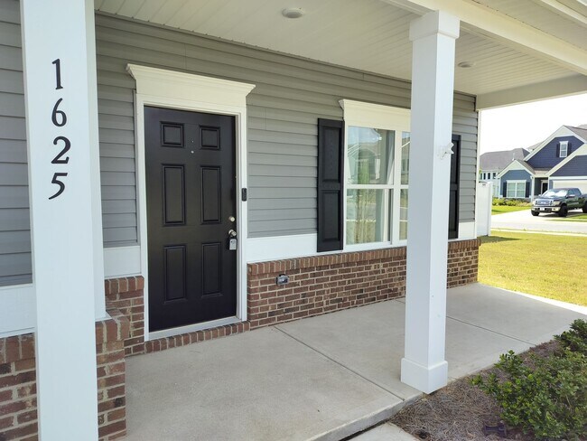 Building Photo - New Home on Old Barn Rd.