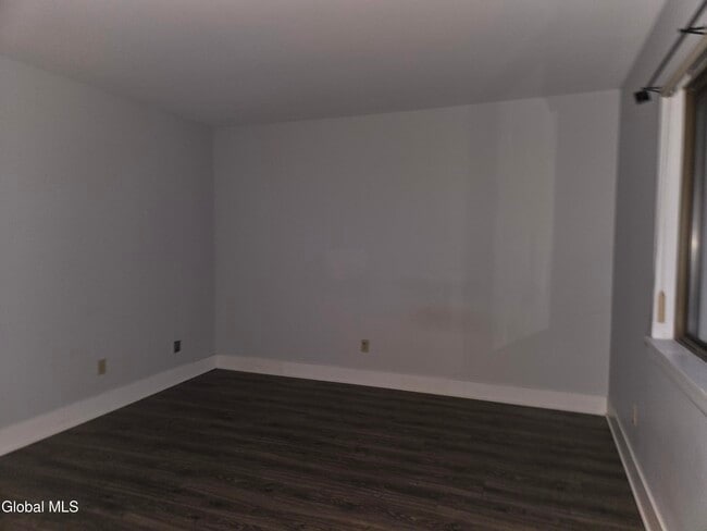 Building Photo - 93 Ridgewood Terrace