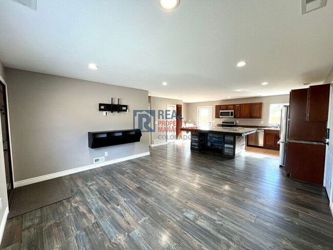 Building Photo - 1675 Tahlequah Dr