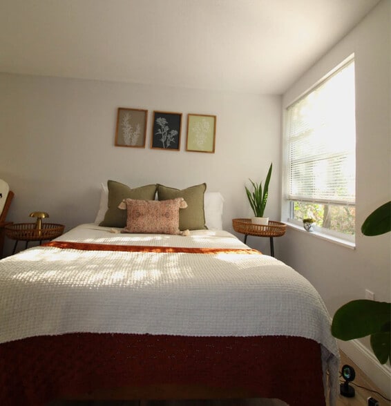 Building Photo - 2241 27th St S