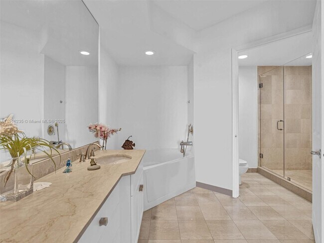 Building Photo - 3370 Hidden Bay Dr