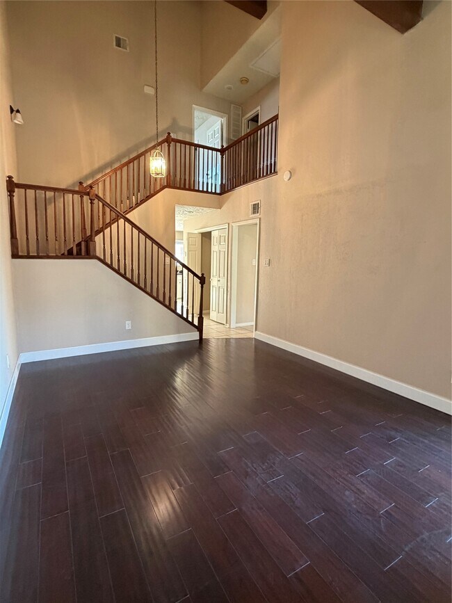 Building Photo - 3010 Bee Cave Dr