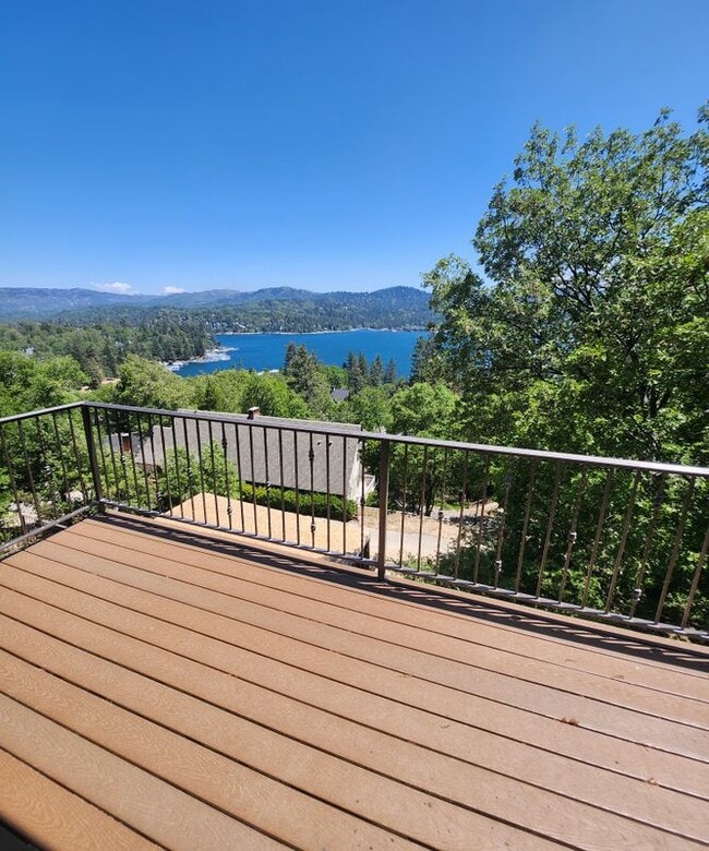 Building Photo - 872 Wild Rose Circle