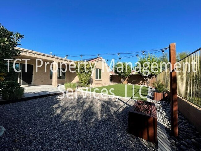 Building Photo - Stunning Home in Gated Community