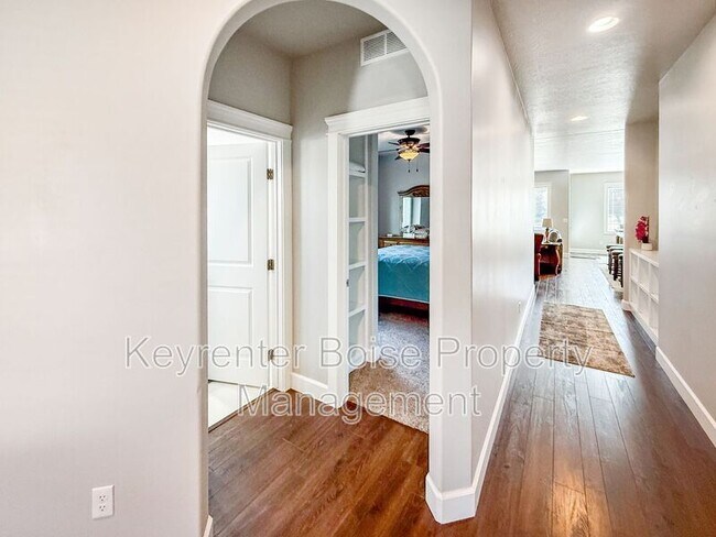 Building Photo - 9753 W Wildbranch Dr
