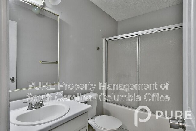 Building Photo - 144 Springwoods Lake Dr