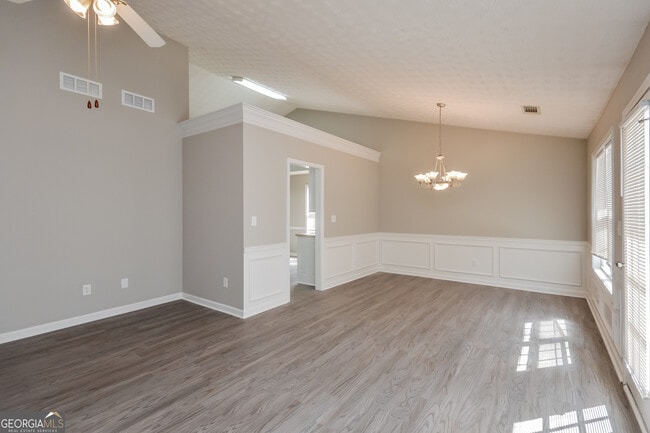 Building Photo - 645 Pebble Blvd