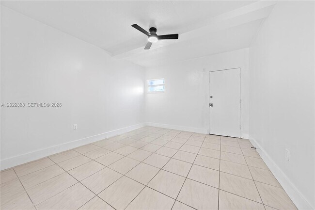 Building Photo - 1300 Lincoln Rd
