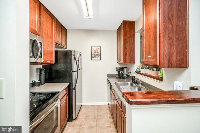 Building Photo - 75 Fern Oak Cir