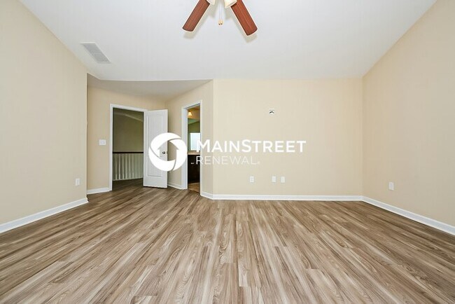Building Photo - 5 Bedroom Pet-Friendly Home in Locust Grove, GA with Main Street Renewal