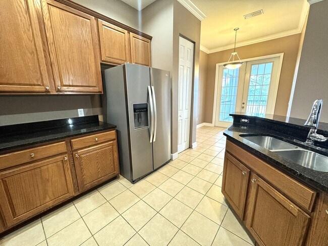 Building Photo - 3BR/3BA Eagle Harbor Condo w/ Garage