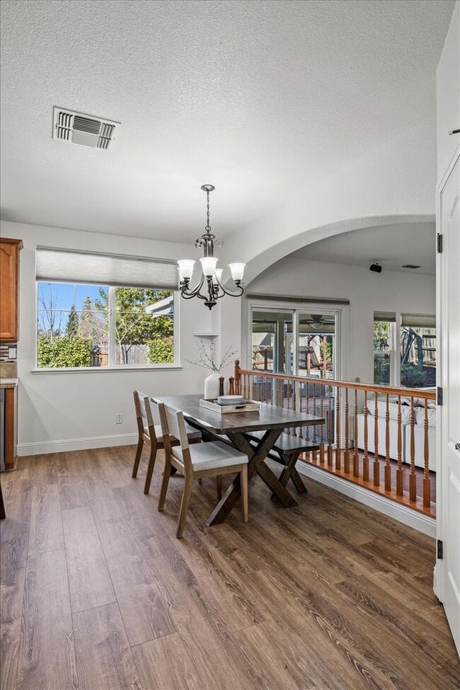 Building Photo - Elegant & Spacious 4 Bedroom Home Near Fol...