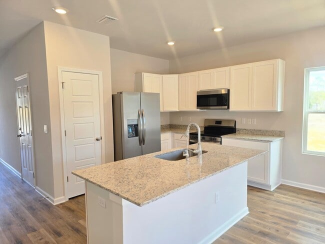 Building Photo - 190 Turpentine Dr