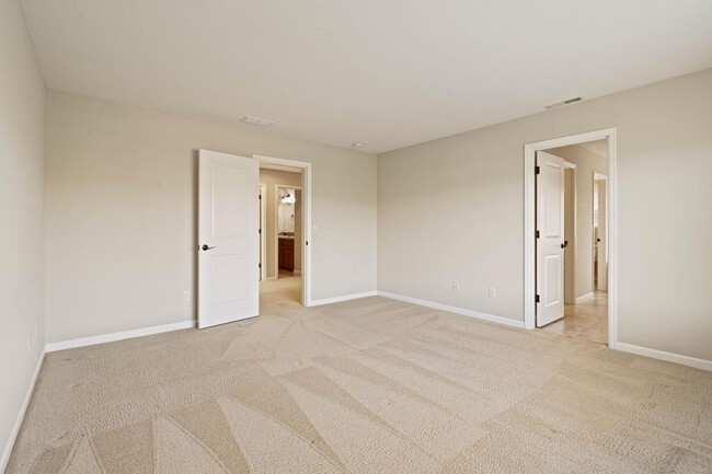 Building Photo - Spacious 4-bdrm/3-bath in North Bethany—Ga...