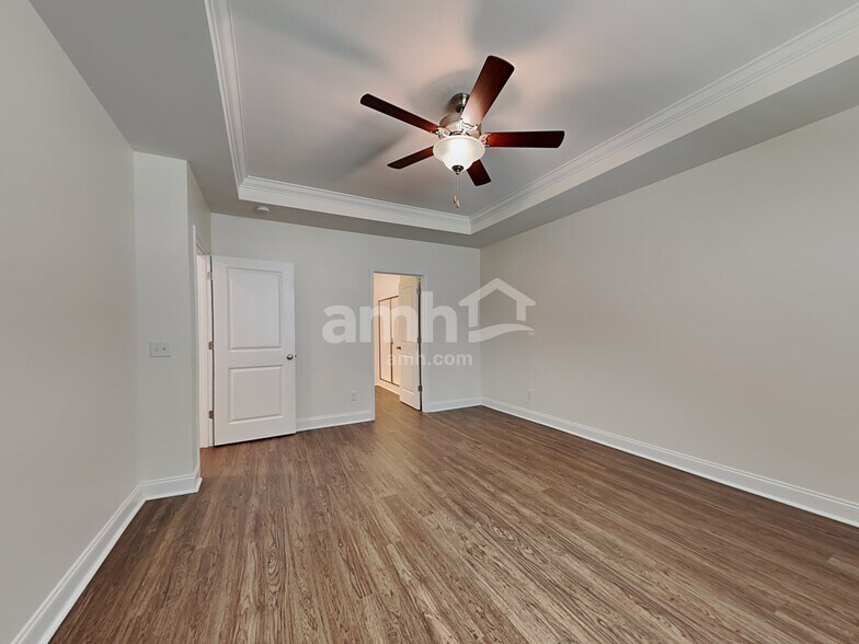 Building Photo - 307 Dogwood Cir
