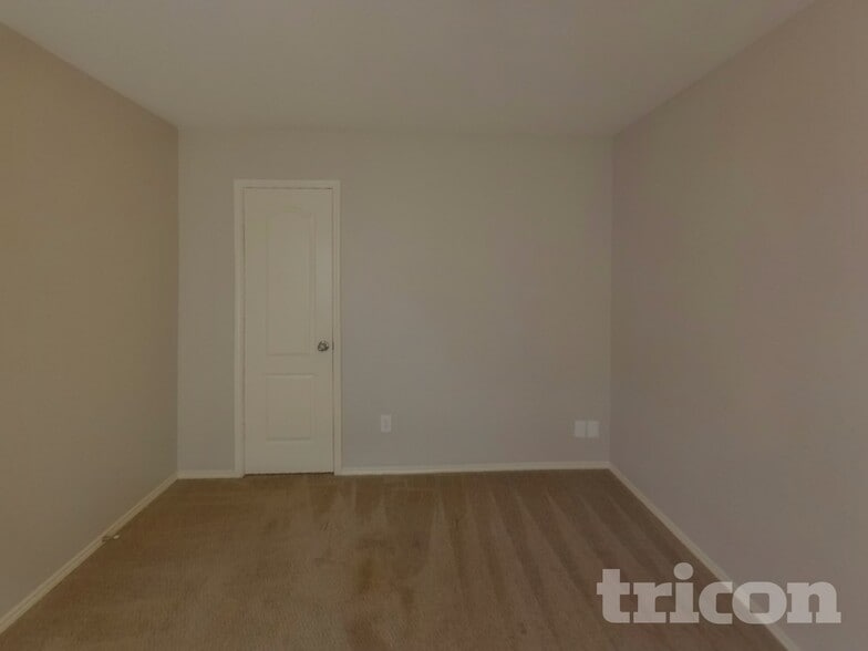 Building Photo - 5417 Elk Ridge Dr