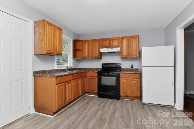 Building Photo - 2135 Purser Dr