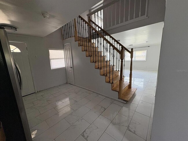 Building Photo - 227 Marveline Dr