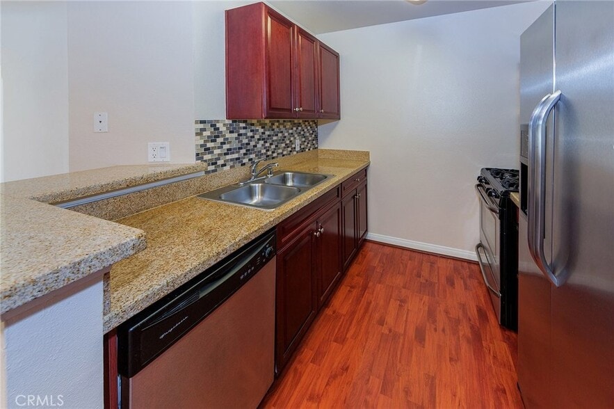 Building Photo - 21450 Burbank Blvd