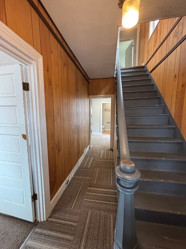 Building Photo - 205 Pewabic St