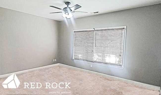 Building Photo - Beautiful 4 BR,  2.5 Bath Home in Oak Mountain School District Available Now