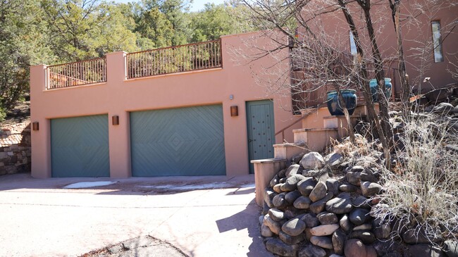 Building Photo - Historic Eastside Retreat on Canyon Rd.