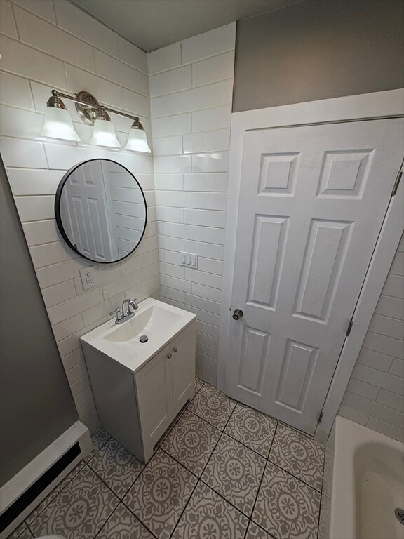 Building Photo - 46 Dennis St