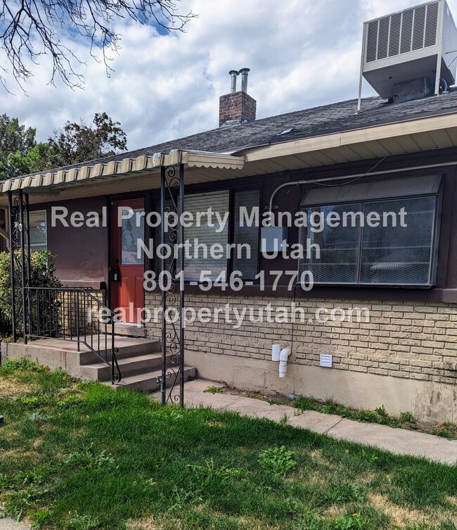 Building Photo - 486 15th St